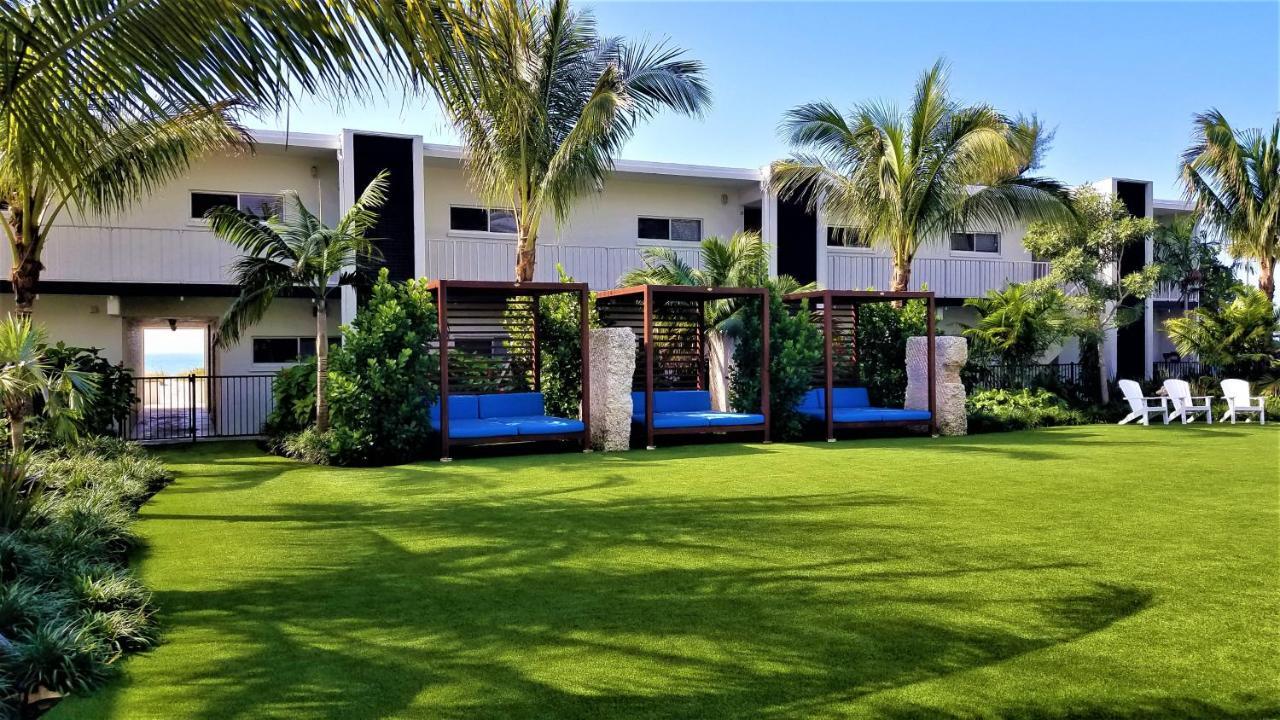 Bali Hai Beachfront Resort And Spa Holmes Beach Exterior photo