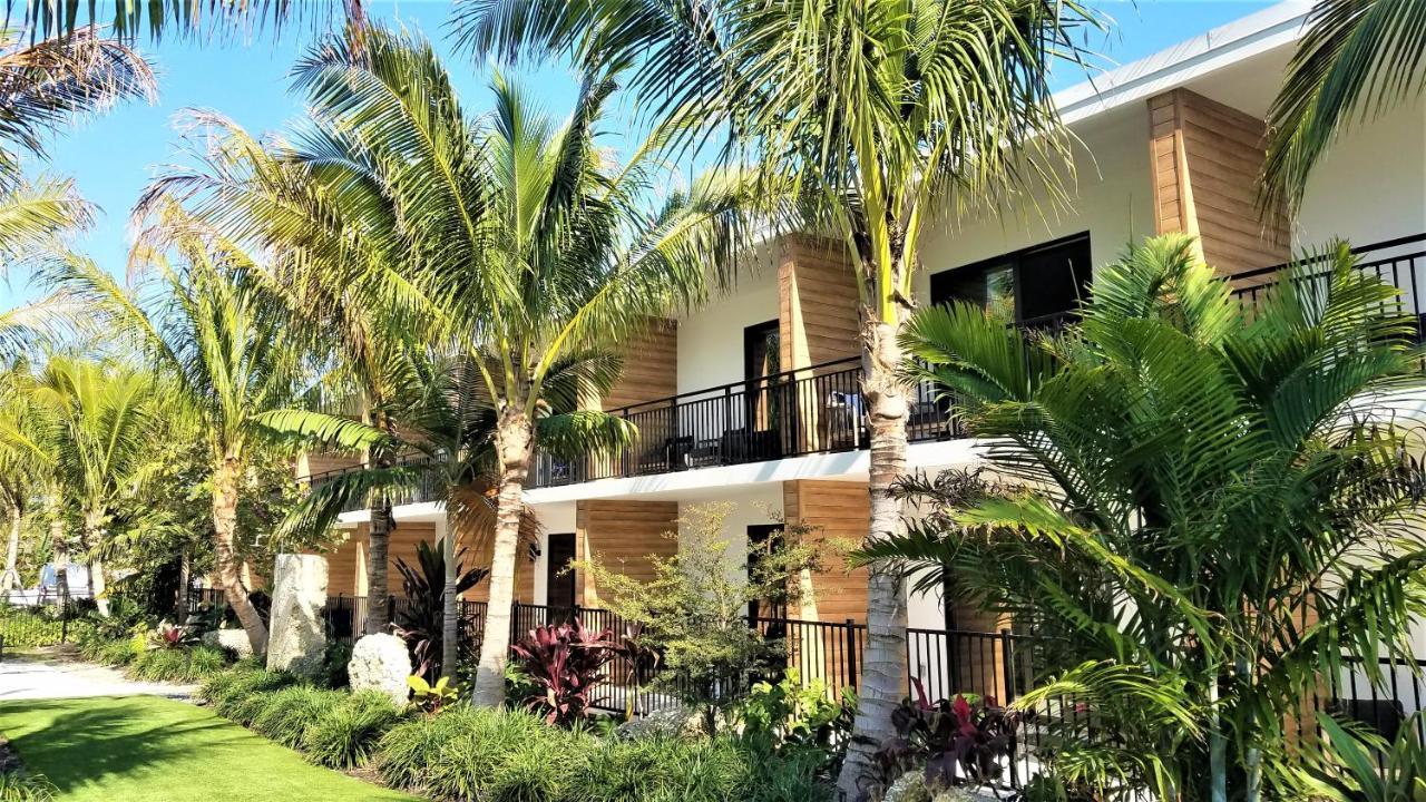 Bali Hai Beachfront Resort And Spa Holmes Beach Exterior photo